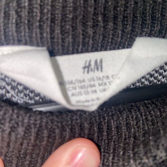 H&M knitted checker sweater - Picture 3 of 6